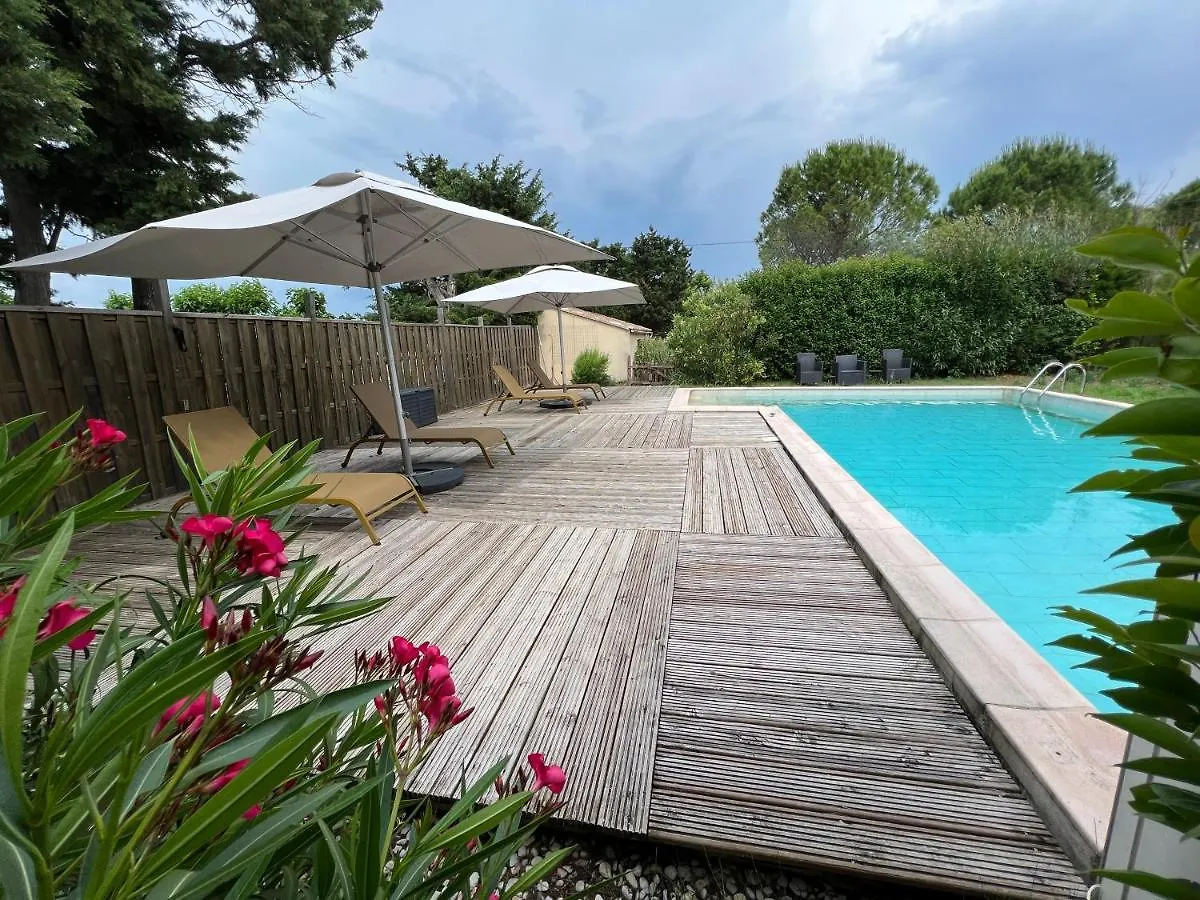Homestay Mas De L'Estiou Apartment Monteux